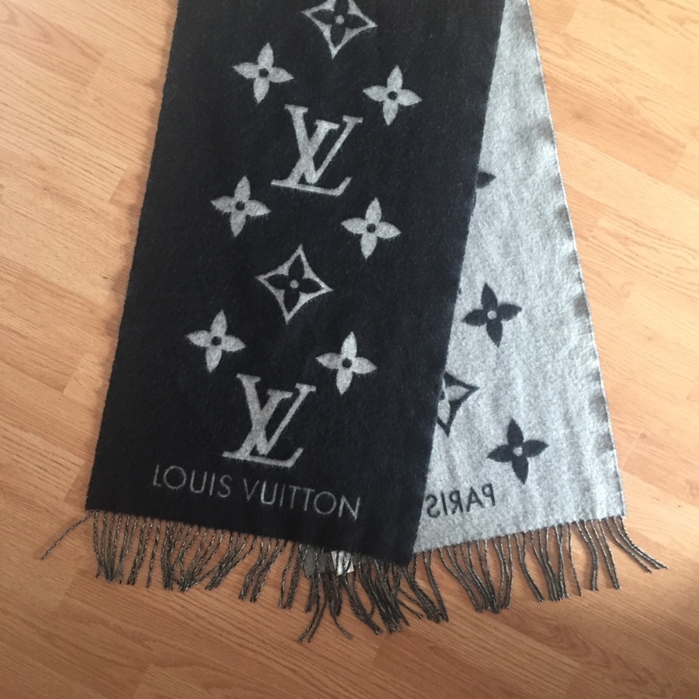 Louis Vuitton Cashmere Scarf / Wrap (Reykjavik)